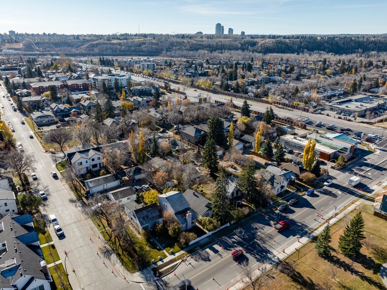 2401 5 Av NW, Calgary, AB for sale - Primary Photo - Image 1 of 1