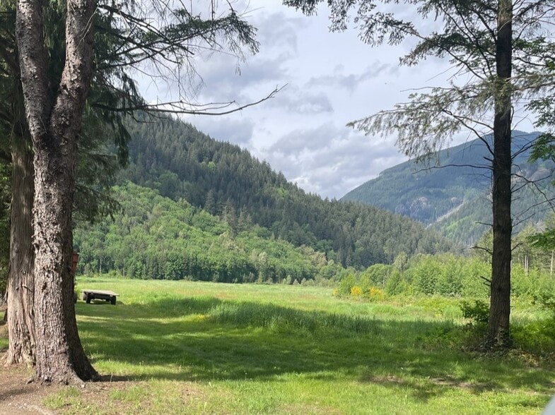 38205 Bell Rd, Mission, BC for sale - Building Photo - Image 2 of 10