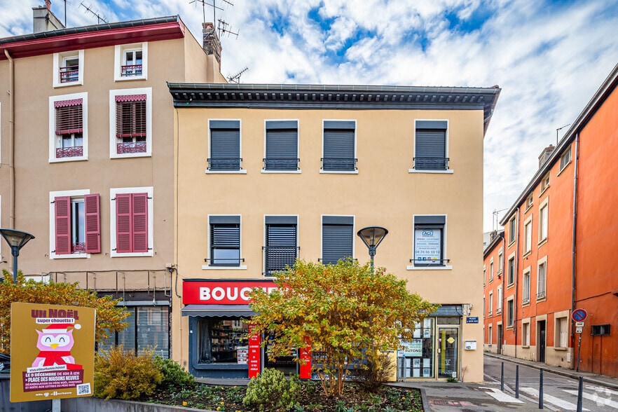 24 Place Des Maisons Neuves, Villeurbanne for lease - Building Photo - Image 2 of 7