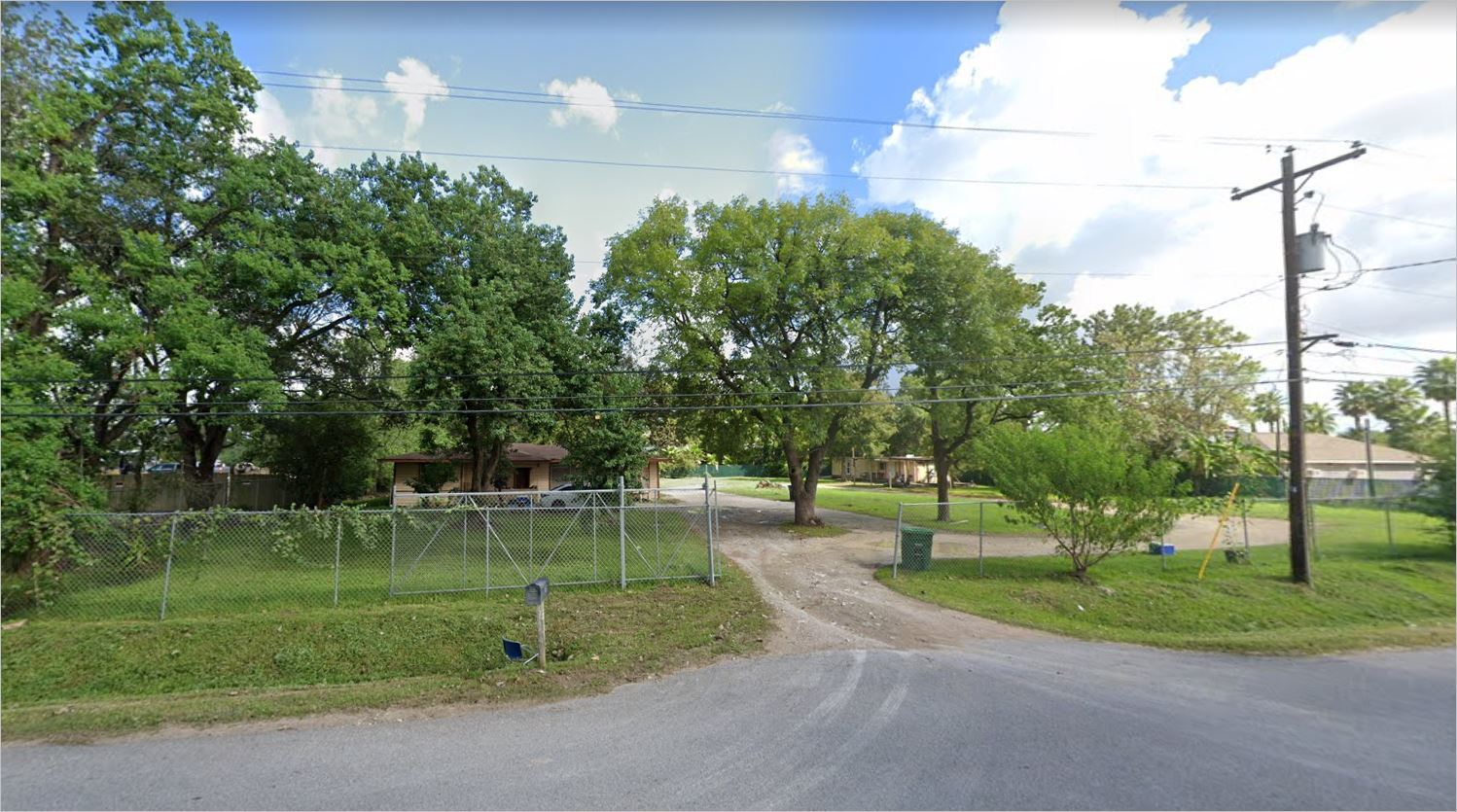 831 Old Genoa Red Bluff Rd, Houston, TX 77034