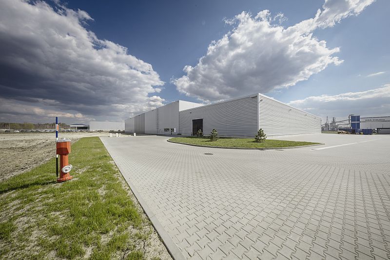  for lease Building Photo- Image 1 of 7