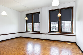 300 E 39th St, Kansas City, MO for lease Interior Photo- Image 1 of 3