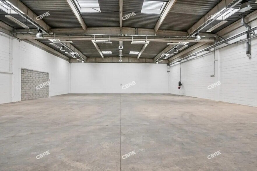 Industrial in Palaiseau for lease - Interior Photo - Image 1 of 10