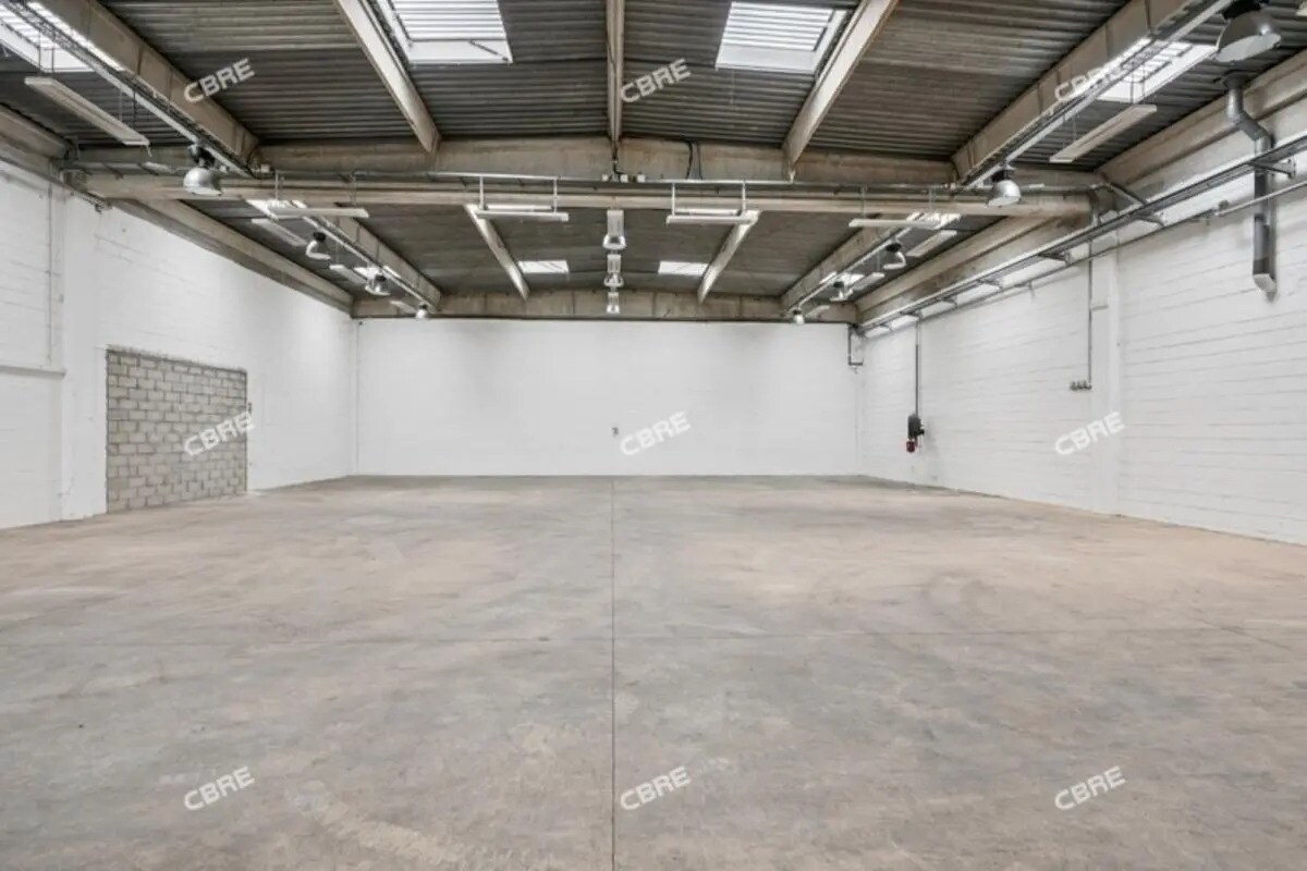 Industrial in Palaiseau for lease Interior Photo- Image 1 of 11