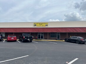 15 Thriftway Plz, Ruskin, FL for lease Building Photo- Image 2 of 14