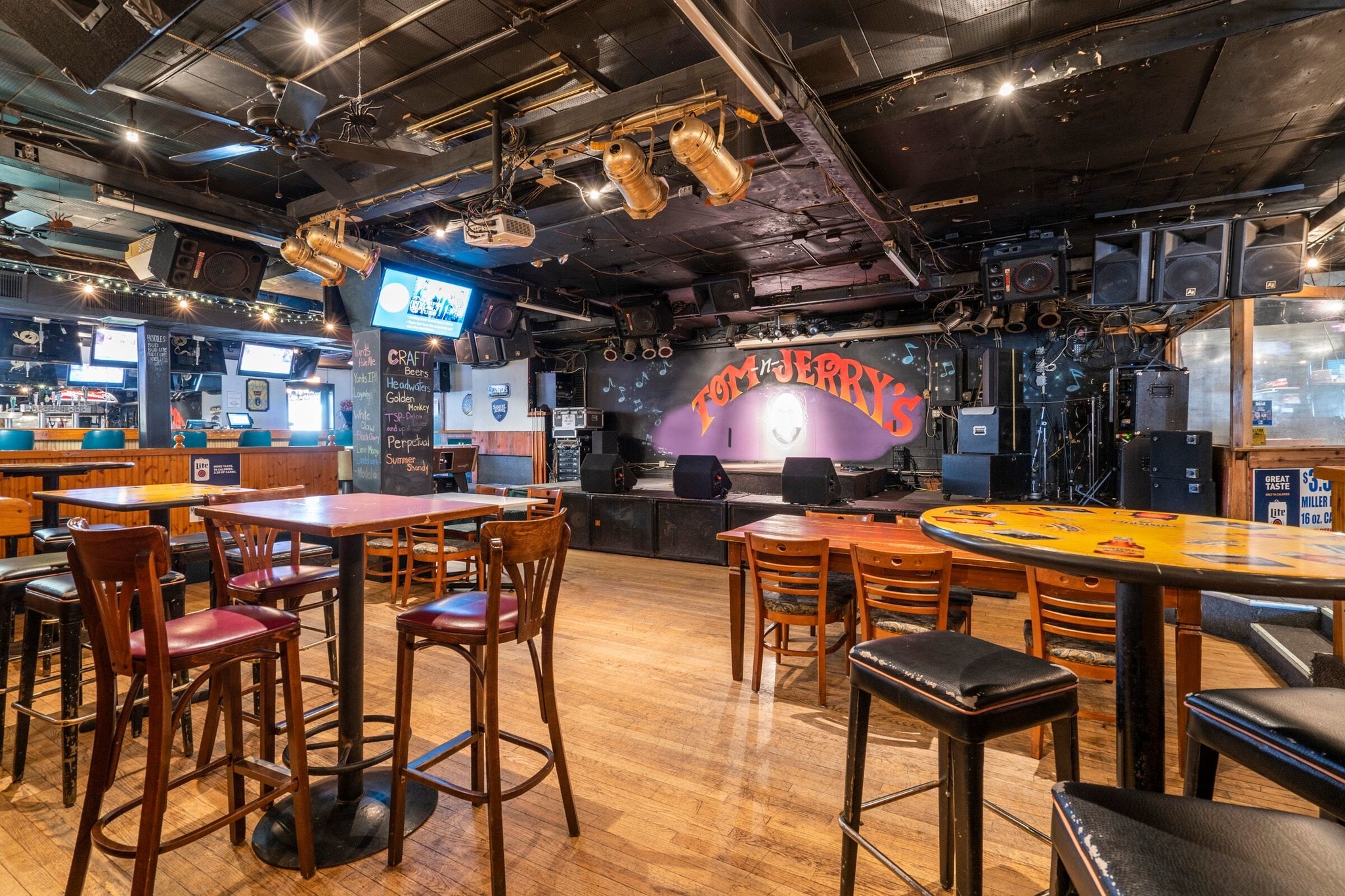 1006 Macdade Blvd, Folsom, PA 19033 Tom 'N Jerry's Sports Bar