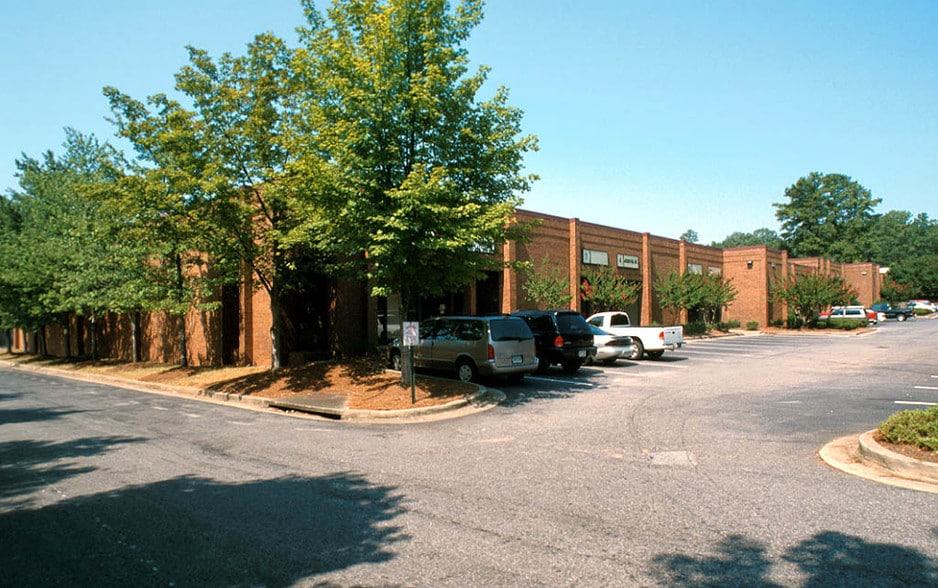 3065 McCall Dr, Doraville, GA for lease - Building Photo - Image 2 of 16
