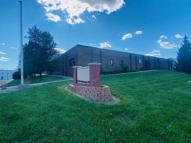 7235 Vicksburg Pike, Fort Wayne, IN for lease - Building Photo - Image 1 of 12