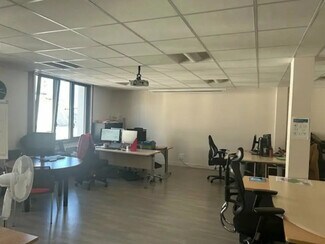 More details for 15 Place Michelet, Tours - Office for Lease