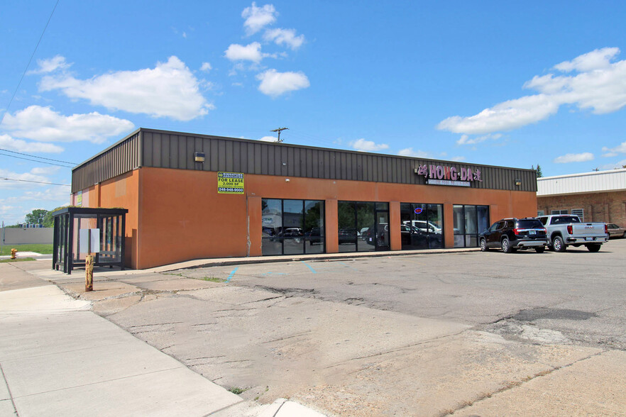 2918-2922 Flushing Rd, Flint, MI for lease - Building Photo - Image 1 of 1