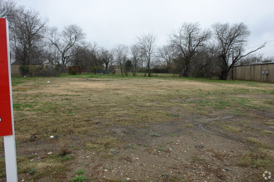 642 Military Pky, Mesquite, TX 75149