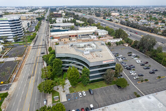 1025 W 190th St, Gardena, CA - aerial  map view