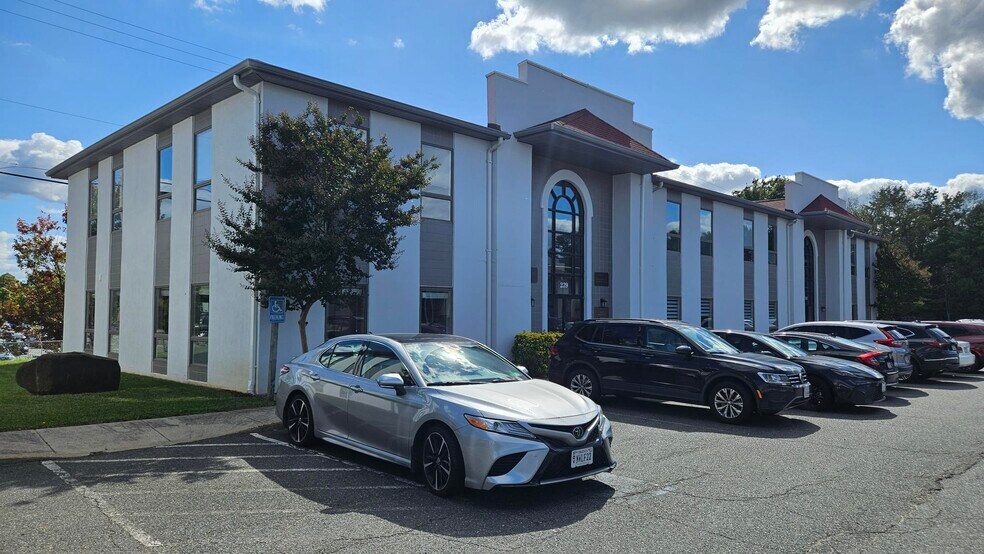 237-245 Garrisonville Rd, Stafford, VA for lease - Interior Photo - Image 2 of 3