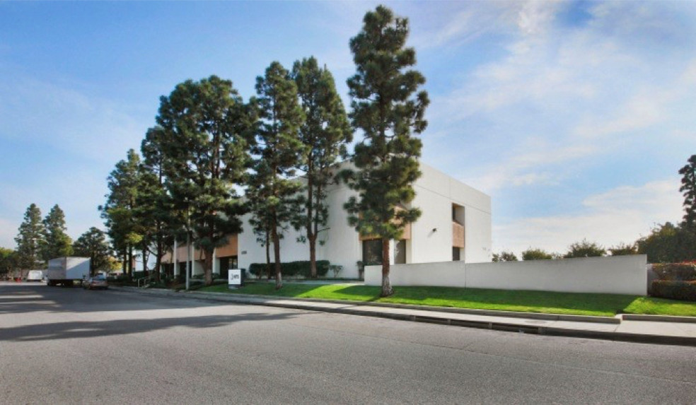 5730 Buckingham Pky, Culver City, CA 90230 | LoopNet