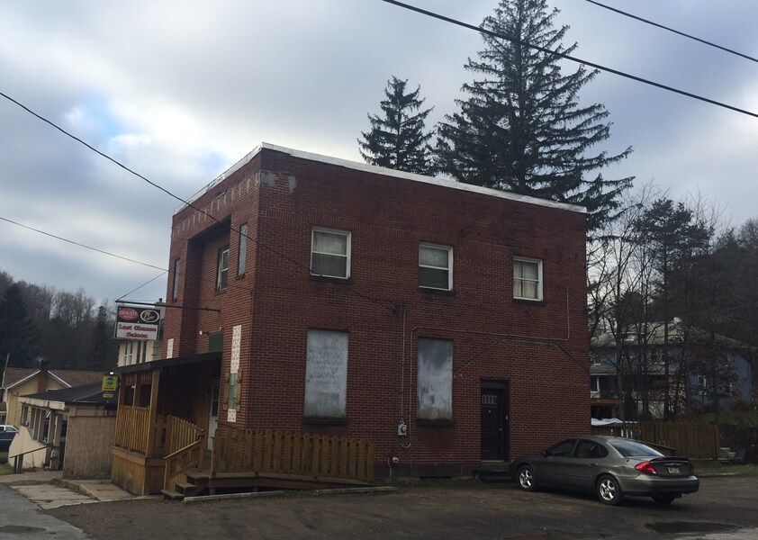 59 Musser St, Commodore, PA 15729