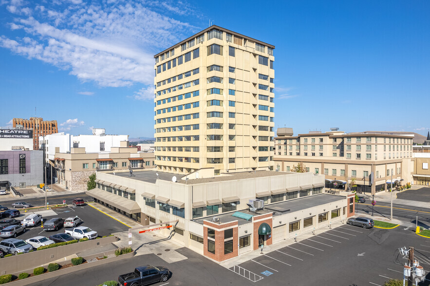 402 E Yakima Ave, Yakima, WA for lease - Building Photo - Image 2 of 15