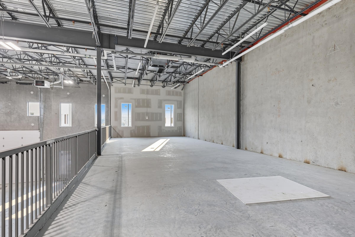 2173 Optic Crt, Kelowna, BC for lease Interior Photo- Image 1 of 4