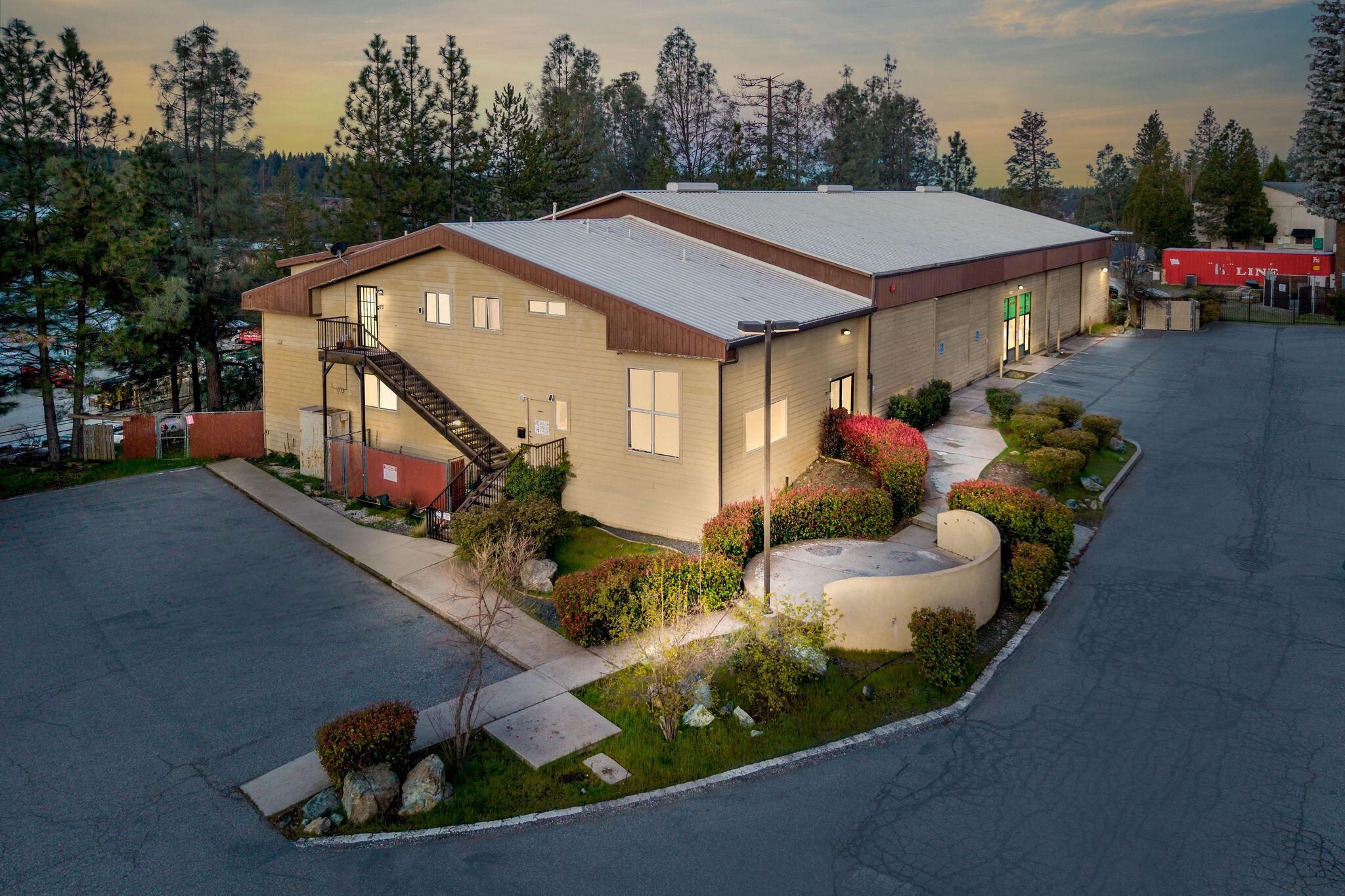 957 Golden Gate Ter, Grass Valley, CA for sale Primary Photo- Image 1 of 41