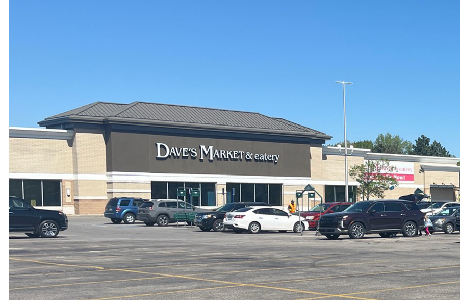 25501 Shore Center Dr, Euclid, OH for lease - Building Photo - Image 1 of 6