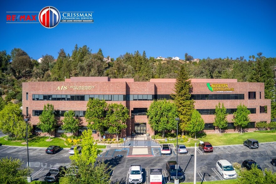 25129 The Old Rd, Stevenson Ranch, CA for lease - Building Photo - Image 1 of 5