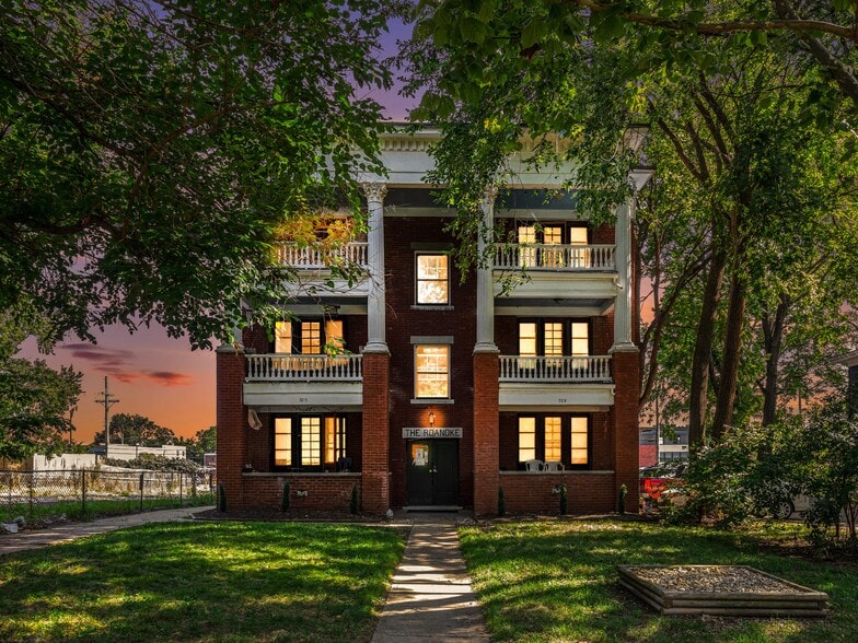 703-705 W 38th St, Kansas City, MO for sale - Building Photo - Image 1 of 1