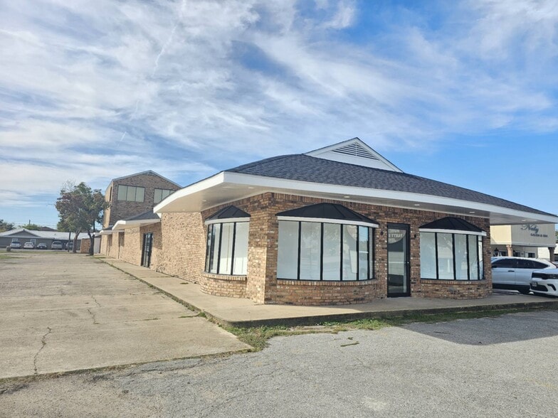 1032 Pasadena Blvd, Pasadena, TX for lease - Primary Photo - Image 1 of 10