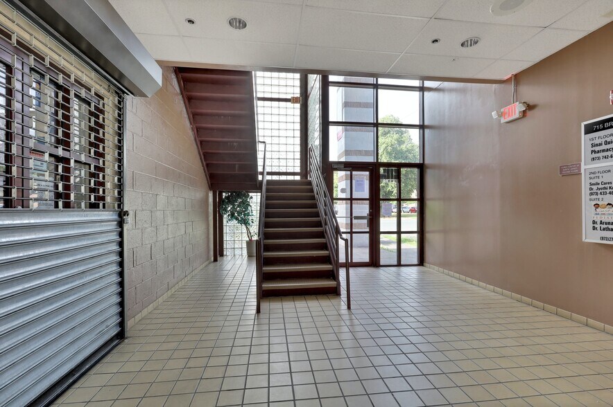 715-723 Broadway, Paterson, NJ for sale - Building Photo - Image 1 of 1