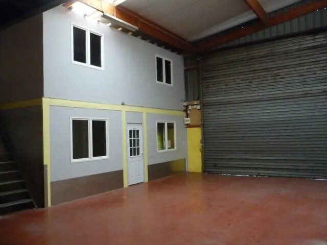 Flex in Le Petit-Quevilly for lease - Interior Photo - Image 2 of 6