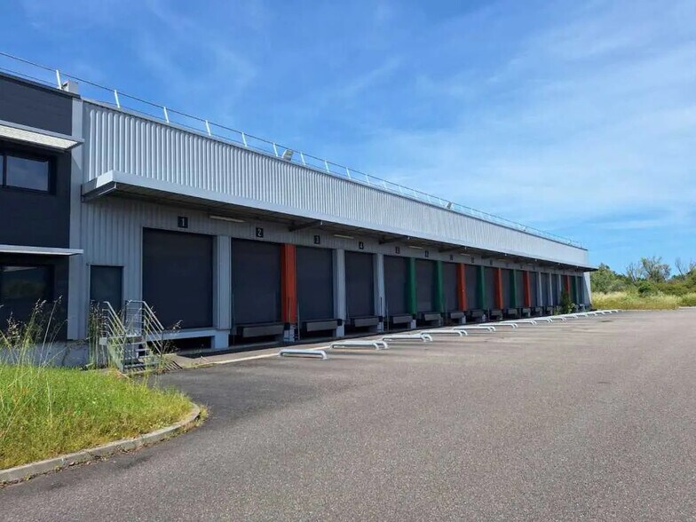 Flex in Bruges for lease - Building Photo - Image 2 of 9