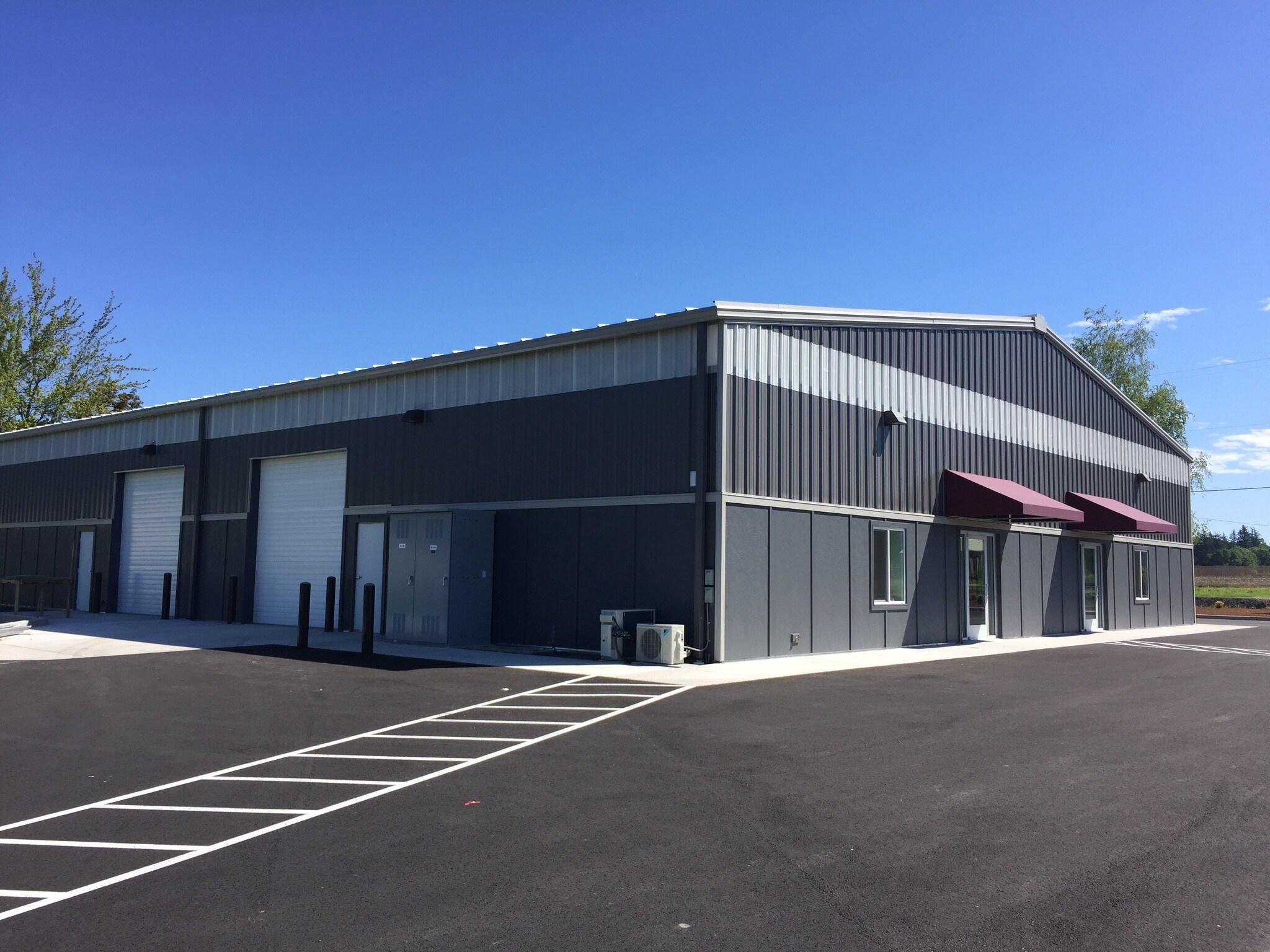 1054 Commerce Ct, Silverton, OR for sale Building Photo- Image 1 of 1