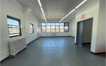 43-49 10th St, Long Island City, NY for lease Building Photo- Image 1 of 1