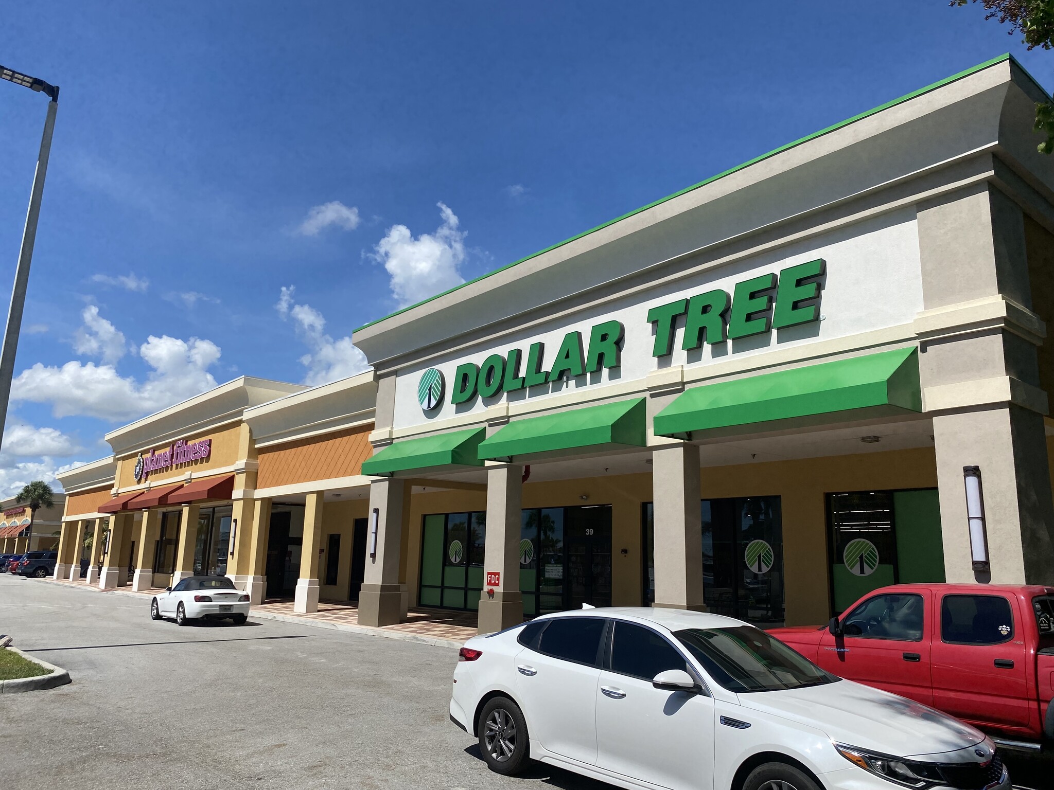 201-253 SW Monterey Rd, Stuart, FL for lease Building Photo- Image 1 of 4