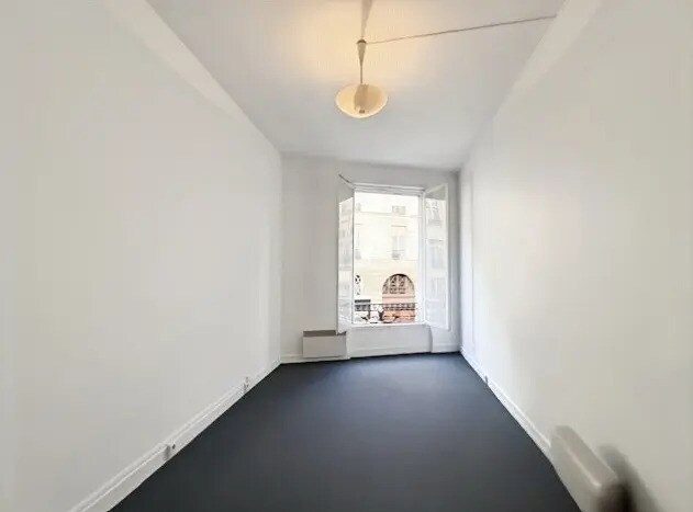 Office in Paris for lease - Building Photo - Image 1 of 6