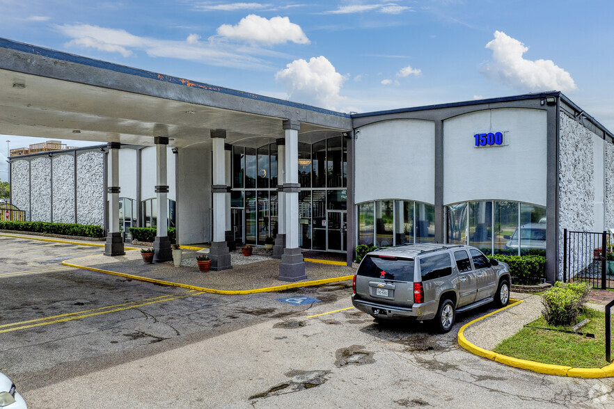 1500 North Loop, Houston, TX for lease - Building Photo - Image 3 of 20