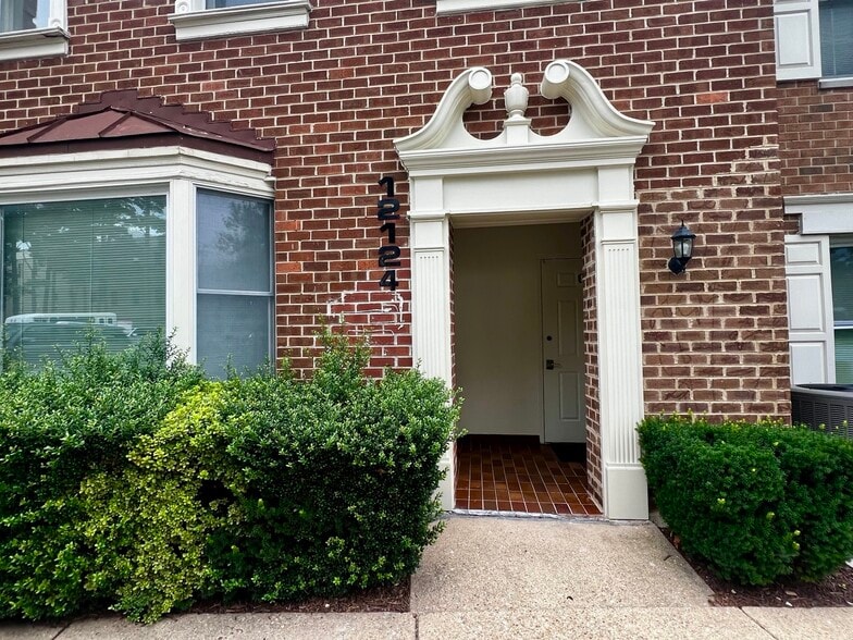 12100-12128 Heritage Park Cir, Silver Spring, MD for sale - Building Photo - Image 2 of 28