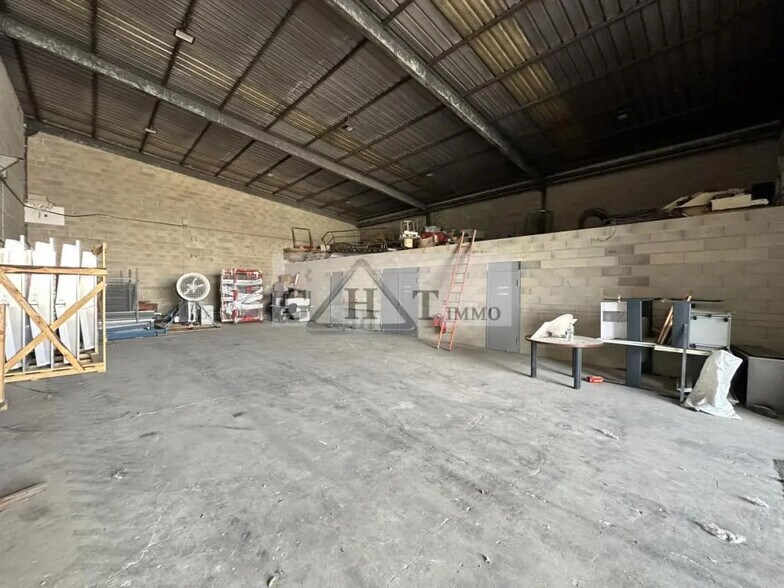 Industrial in Saint-Germain-lès-Arpajon for lease - Interior Photo - Image 1 of 8
