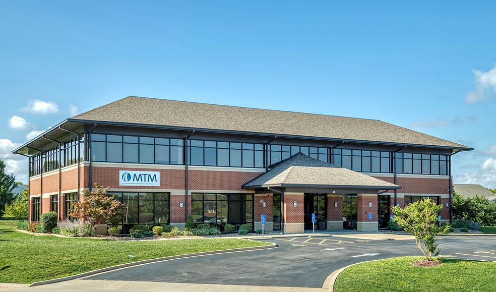 20 Hawk Ridge Cir, Lake Saint Louis, MO for sale - Building Photo - Image 1 of 1