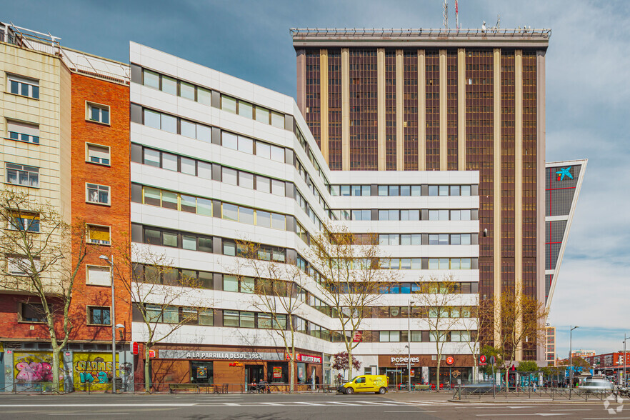 Office in Madrid, MAD for lease - Building Photo - Image 1 of 3