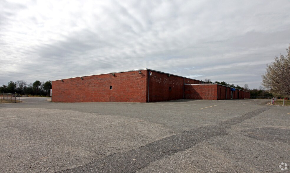 1808 Indian Creek Rd, Lincolnton, NC for sale - Primary Photo - Image 1 of 1