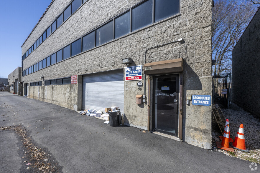 98 Wakefield Ave, Staten Island, NY for lease - Building Photo - Image 2 of 4