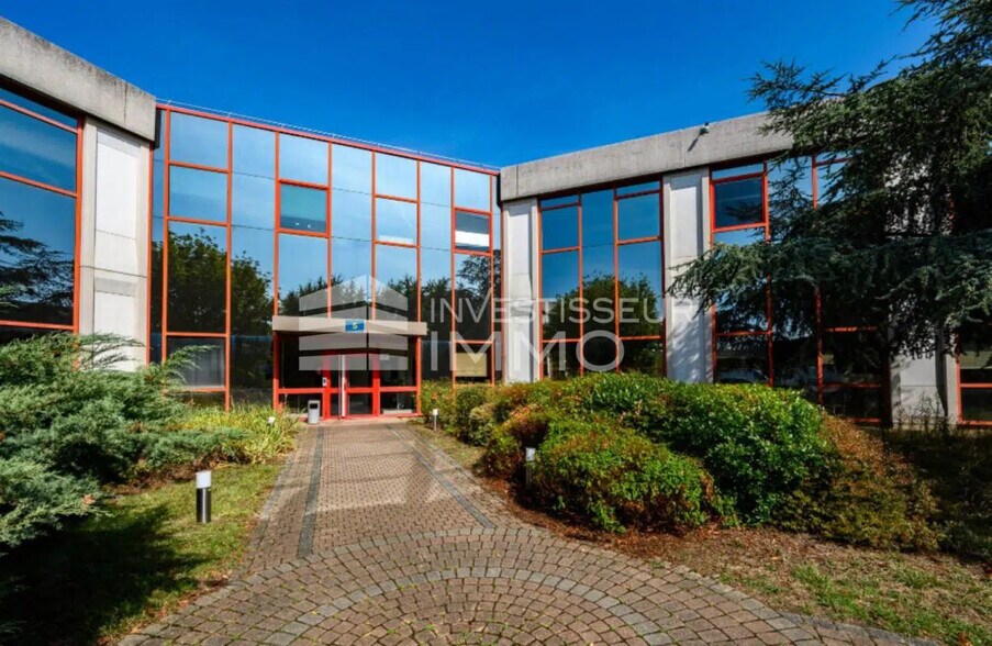 Flex in Gennevilliers for lease - Building Photo - Image 3 of 10