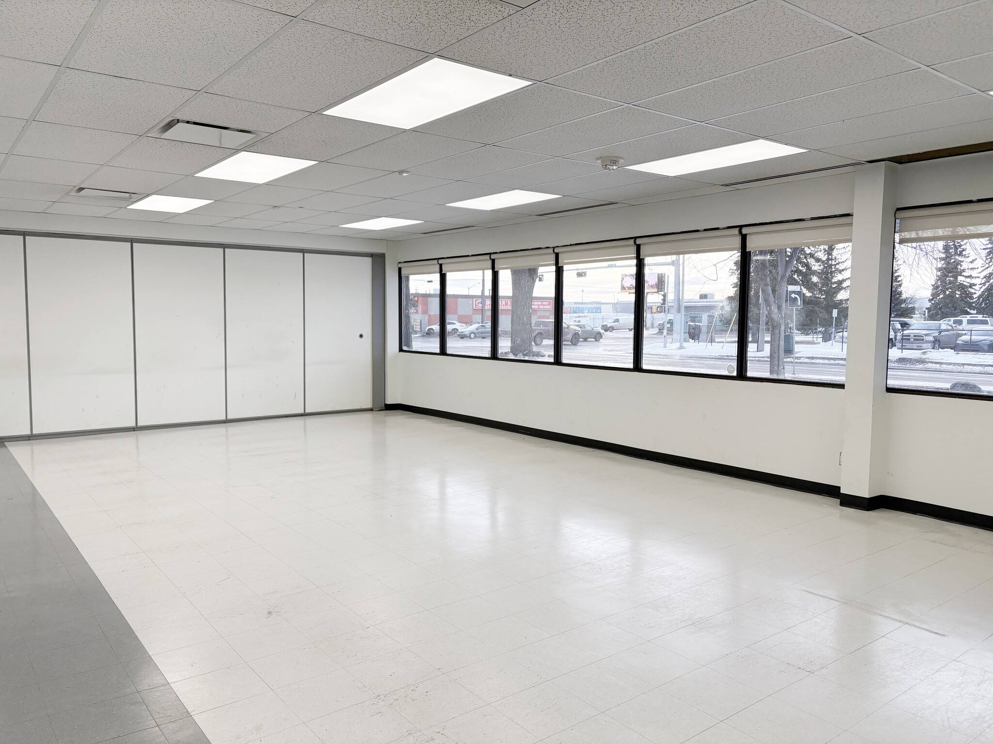 14904 123rd Ave NW, Edmonton, AB for sale Interior Photo- Image 1 of 2