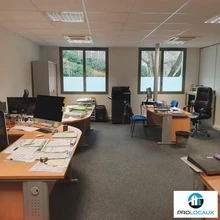 Office in Grenoble for lease Building Photo- Image 2 of 3