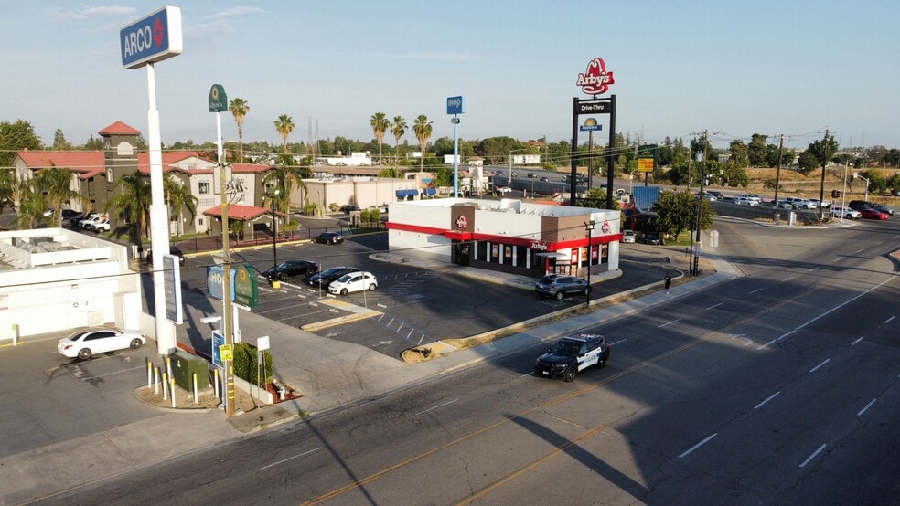 2610 Buck Owens Blvd, Bakersfield, CA for lease - Building Photo - Image 3 of 6