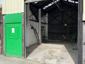 Savile Rd, Dewsbury for lease Interior Photo- Image 2 of 4