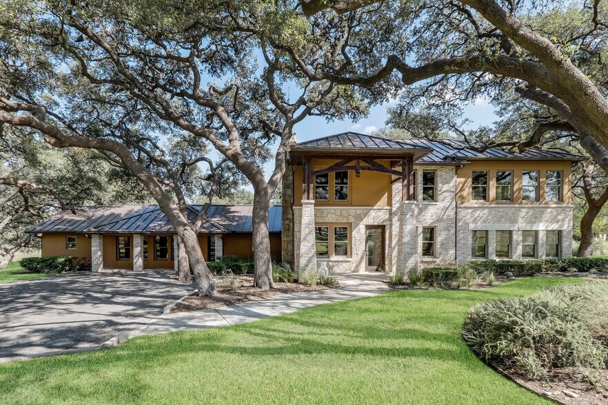 49 Scenic Loop Rd, Boerne, TX for sale - Primary Photo - Image 1 of 1