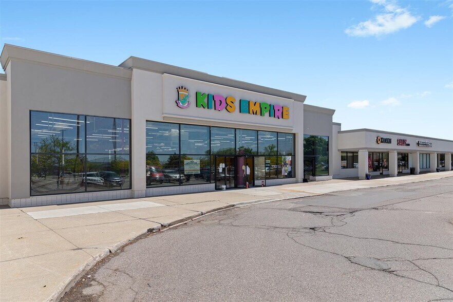 260396 John R Rd, Troy, MI 48083 Oakland Plaza
