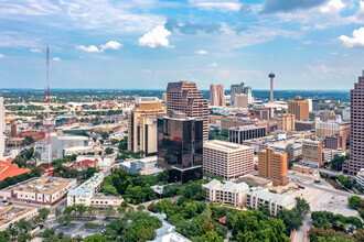 700 N Saint Marys St, San Antonio, TX - aerial  map view