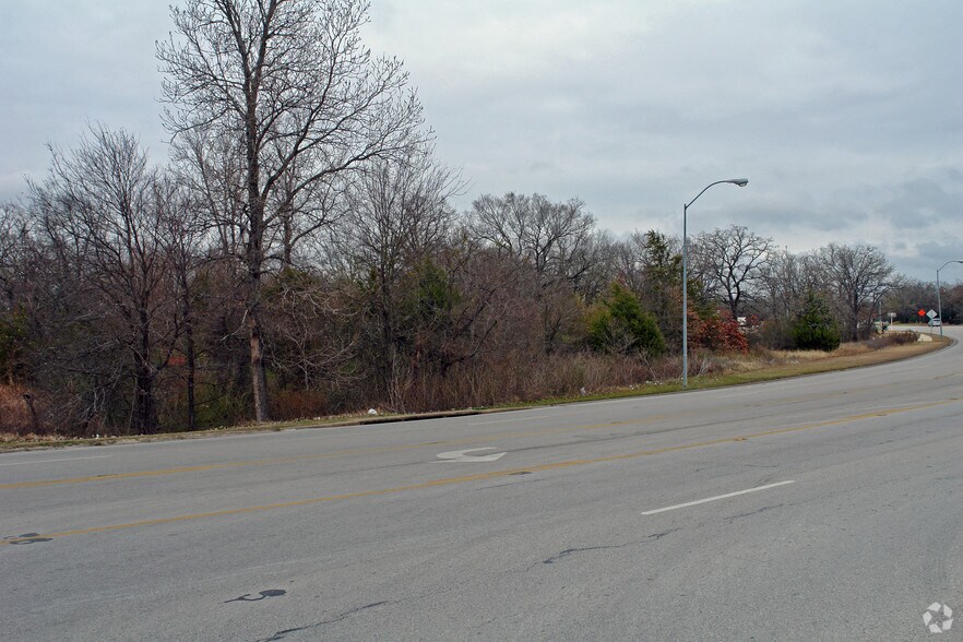 1443 W Villa Maria Rd, Bryan, TX for sale - Primary Photo - Image 1 of 1