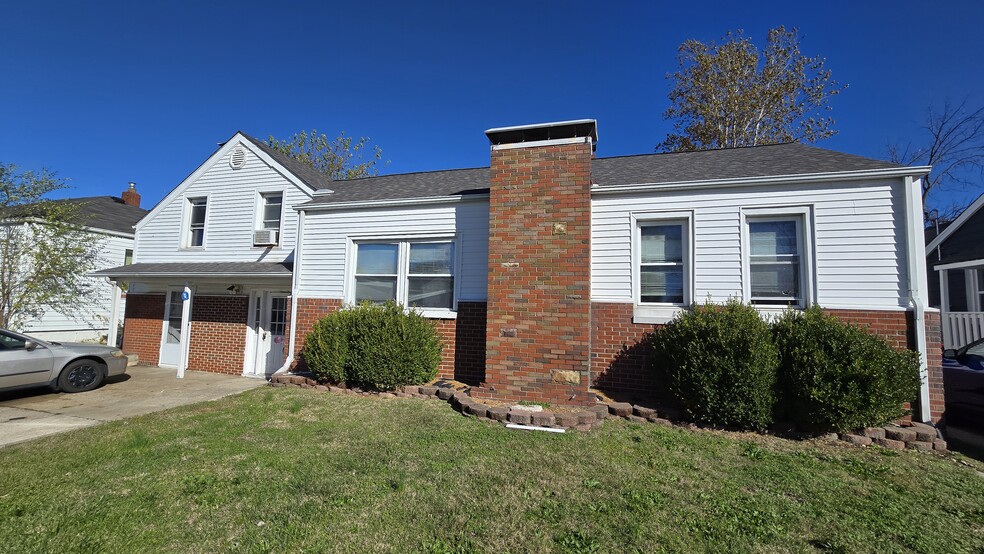 112 Bonds Ave, East Alton, IL for sale - Primary Photo - Image 1 of 5